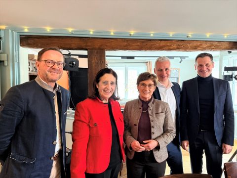 2026-02-22 Fastenessen CDU Singen. Von links nach rechts: CDU-Landtagskandidat Christoph Stetter, CDU Stadtverbandsvorsitzender der CDU Singen Daniel Petzod, Staatssekretärin Sabine Kurtz, MdL, Veronika Netzhammer, CDU-Fraktionsvorsitzender im Gemeinderat Singen Dr. Franz Hirschle