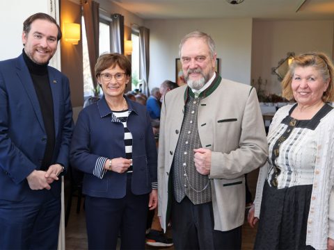 2026-02-25 Agrarfachgespräch Plankstadt Foto v.l.n.r.: Andreas Sturm MdL, Sts Sabine Kurtz MdL, Peter Geng (1. Vors.), Heidrose Karl (Kassenprüferin)